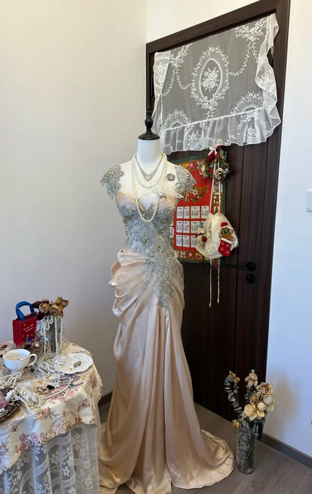 Vintage Champagne Long Prom Dress Satin Applique Sweetheart Sheath Evening Dress ED06645