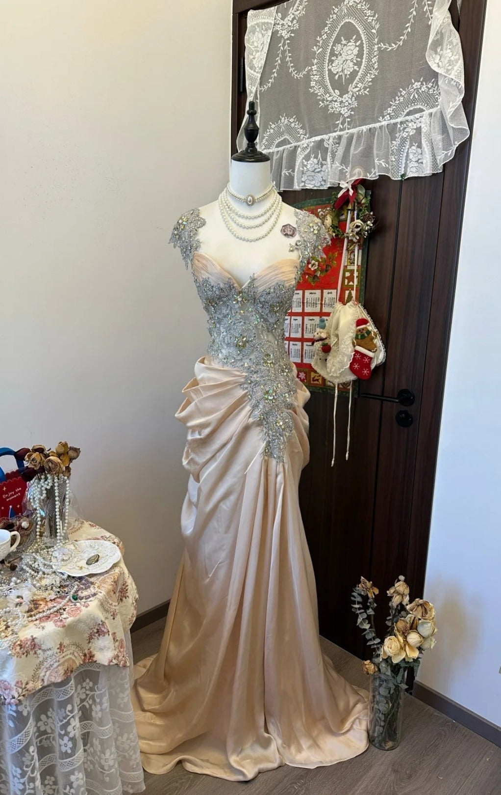 Vintage Champagne Long Prom Dress Satin Applique Sweetheart Sheath Evening Dress ED06645