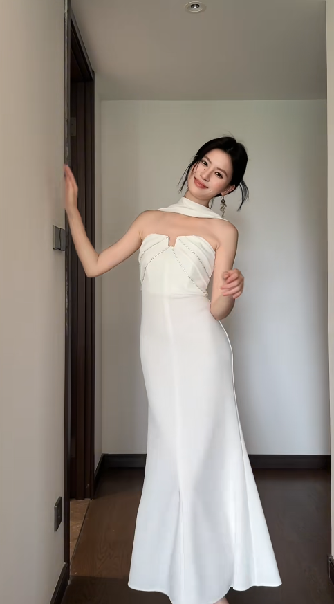 Fashion White Bridesmaid Dress Chiffon Strapless Sheath Evening Dress Sleeveless Wedding Guest Dress ED06647