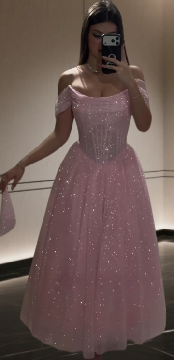 Wunderschönes dunkelolivgrünes herzförmiger Ausschnitt A-Linie Satin Tüll Kurzes Ballkleid Homecoming-Kleid ED02575