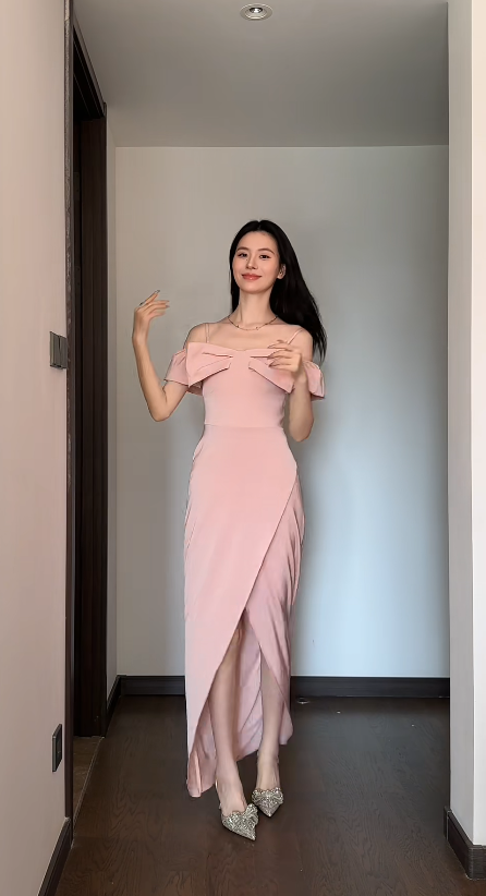 Chic Pink Bridesmaid Dress Spaghetti Straps Sheath Evening Dress Satin Slit Weddding Guest Dress ED06656