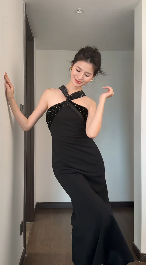 Chic Black Date Dress V-neck Sheath Evening Dress Satin Guest Dress ED06659