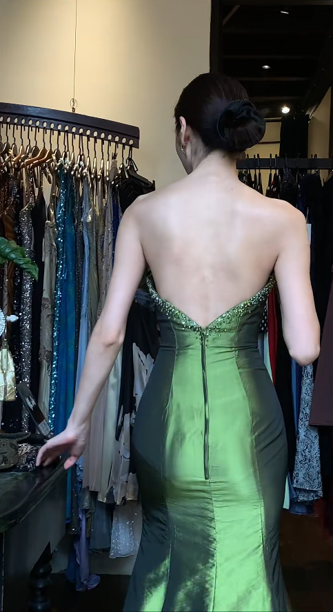 Chic Green Wedding Guest Dress Strapless Satin Mermaid Evening Dress Beaded Sleeveless Long Prom Dress ED06660