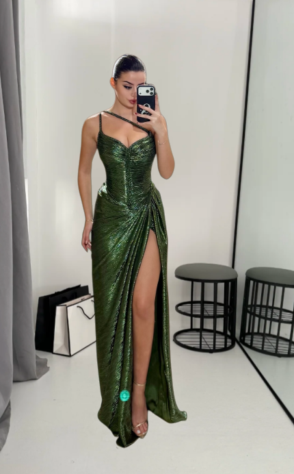 Wunderschönes dunkelolivgrünes herzförmiger Ausschnitt A-Linie Satin Tüll Kurzes Ballkleid Homecoming-Kleid ED02575