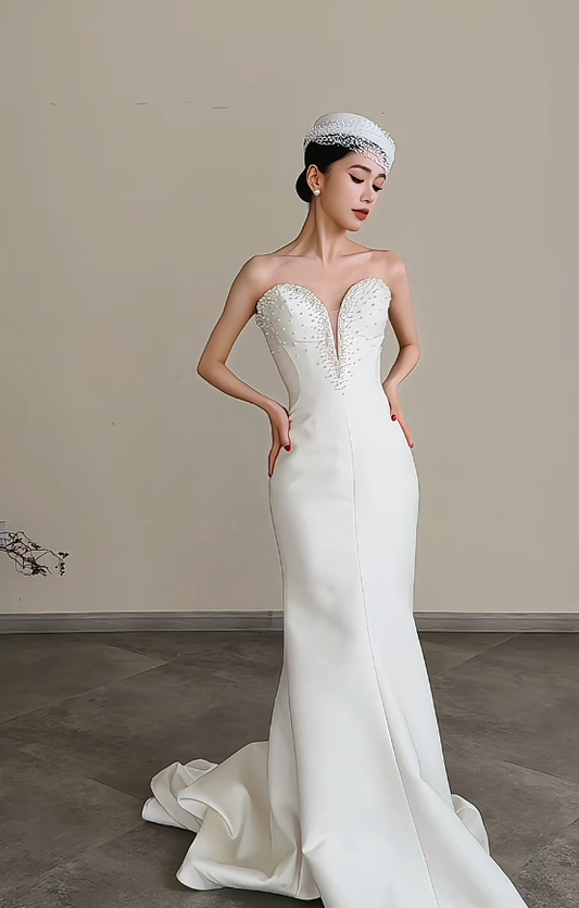 Elegant White Wedding Dress Sweetheart Mermaid Long Bride Gowns Satin Sleeveless Brides Dress ED06722