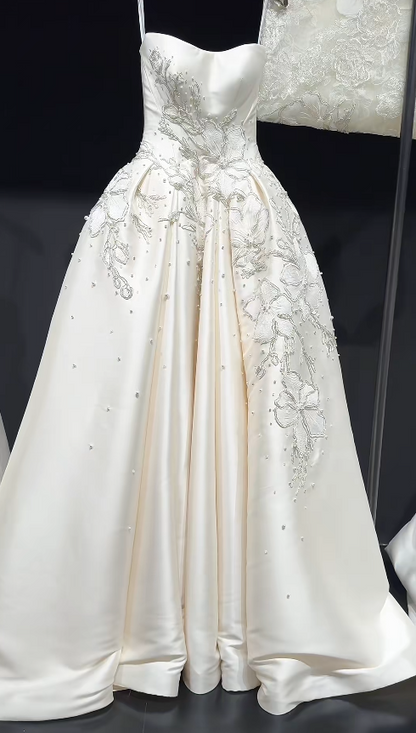 Elegant White Wedding Dress Strapless A-Line Long Bride Gowns Satin Embroidered Sleeveless Brides Dress ED06723