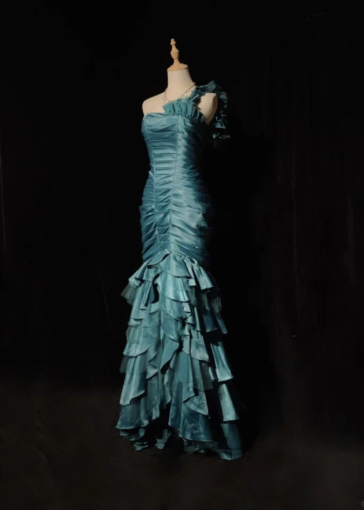 Classy Teal Prom Dresses One-shoulder Sheath Long Evening Dress Pleated Satin Sleeveless Formal Dress ED06737