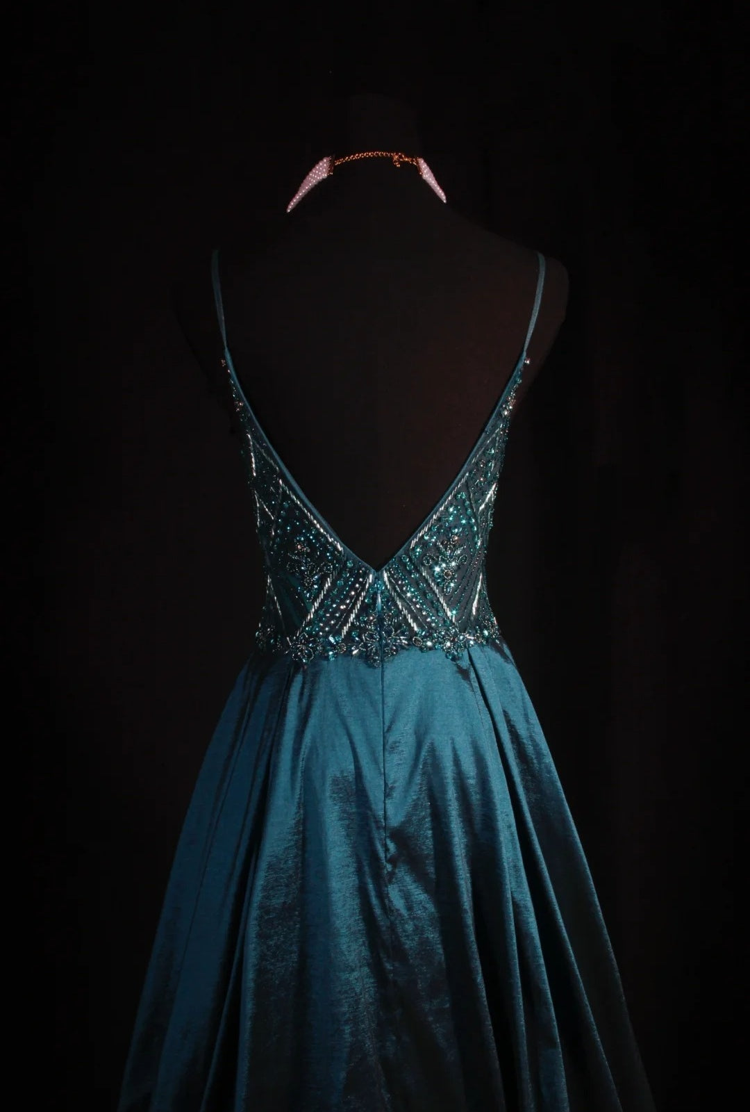 Wunderschönes dunkelolivgrünes herzförmiger Ausschnitt A-Linie Satin Tüll Kurzes Ballkleid Homecoming-Kleid ED02575