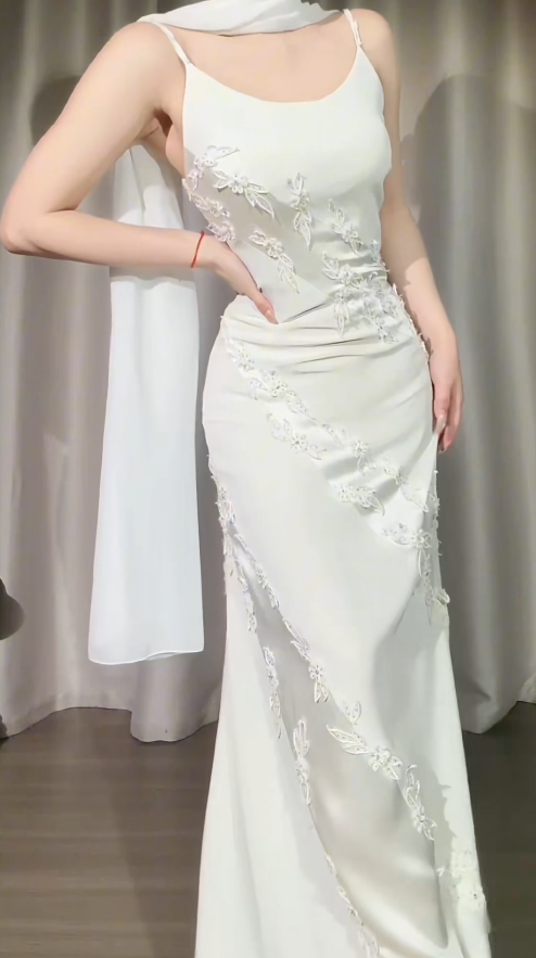 Chic White Prom Dress Straps Sheath Evening Dress Satin Sleeveless Birthday Dress ED06759