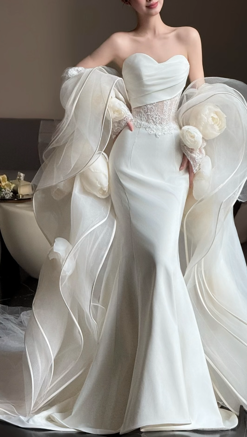 Elegant White Wedding Dress Sweetheart Satin Mermaid Bridal Gown Sleeveless Bridal Dress ED06815