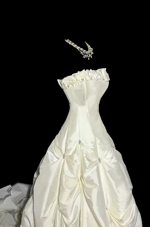 Gorgeous Strapless Prom Dress Satin Sleeveless Evening Dress A-Line Party Dress ED06825