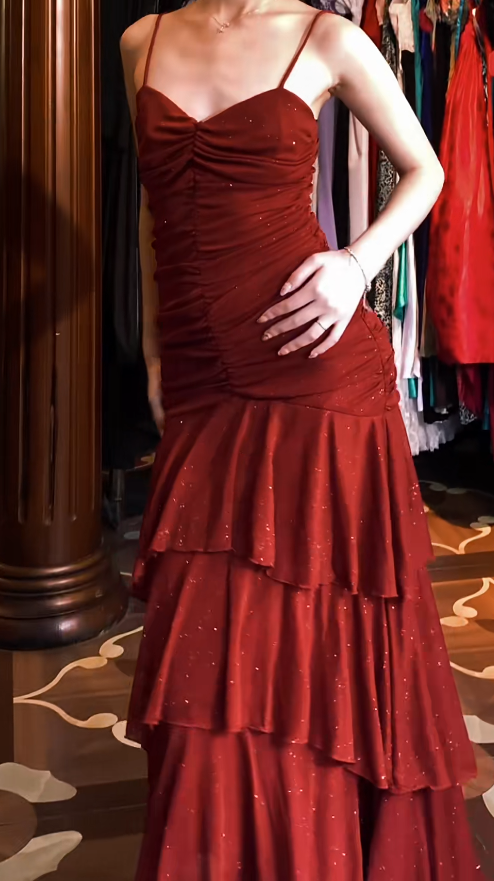 Gorgeous Red Prom Dress Chiffon Sheath Spaghetti Straps Evening Dress ED06861）