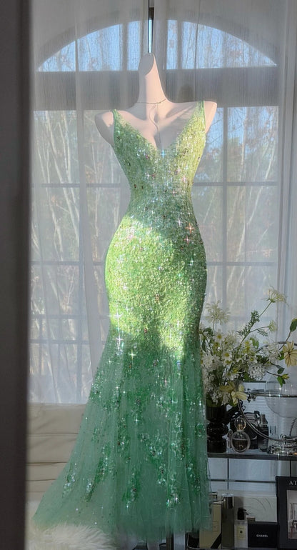 Chic Green Prom Dress V-neck Sequins Sheath Evening Dress Backless Birthday Dress ED06911