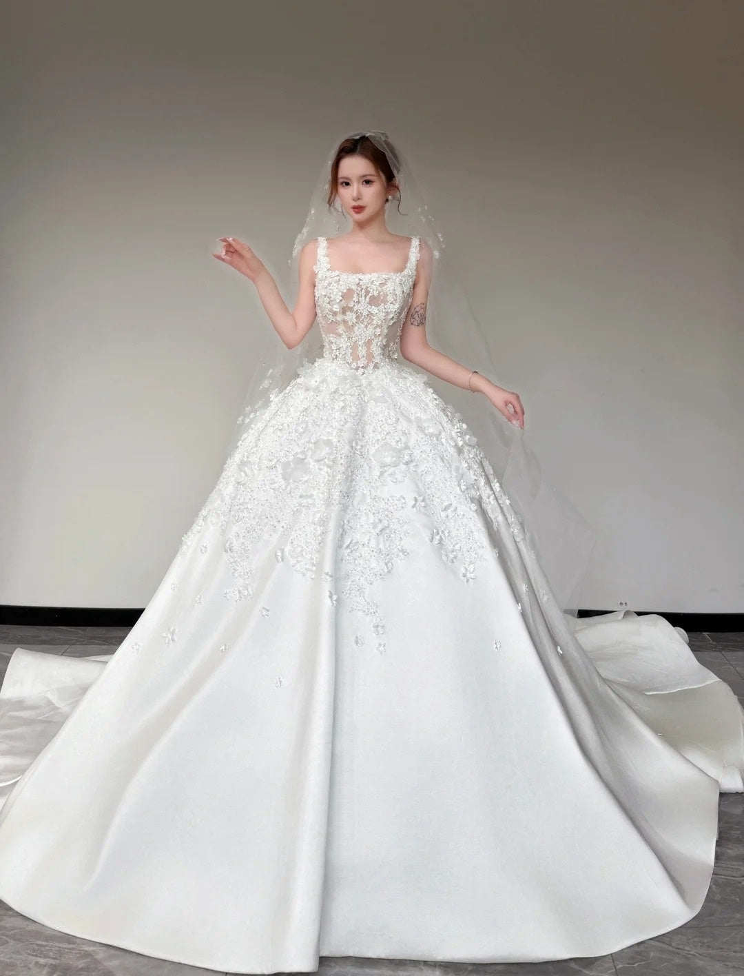 Timeless White Wedding Dress Satin Appliques A-Line Bridal Gown Sleeveless Bridal Dresss ED06935