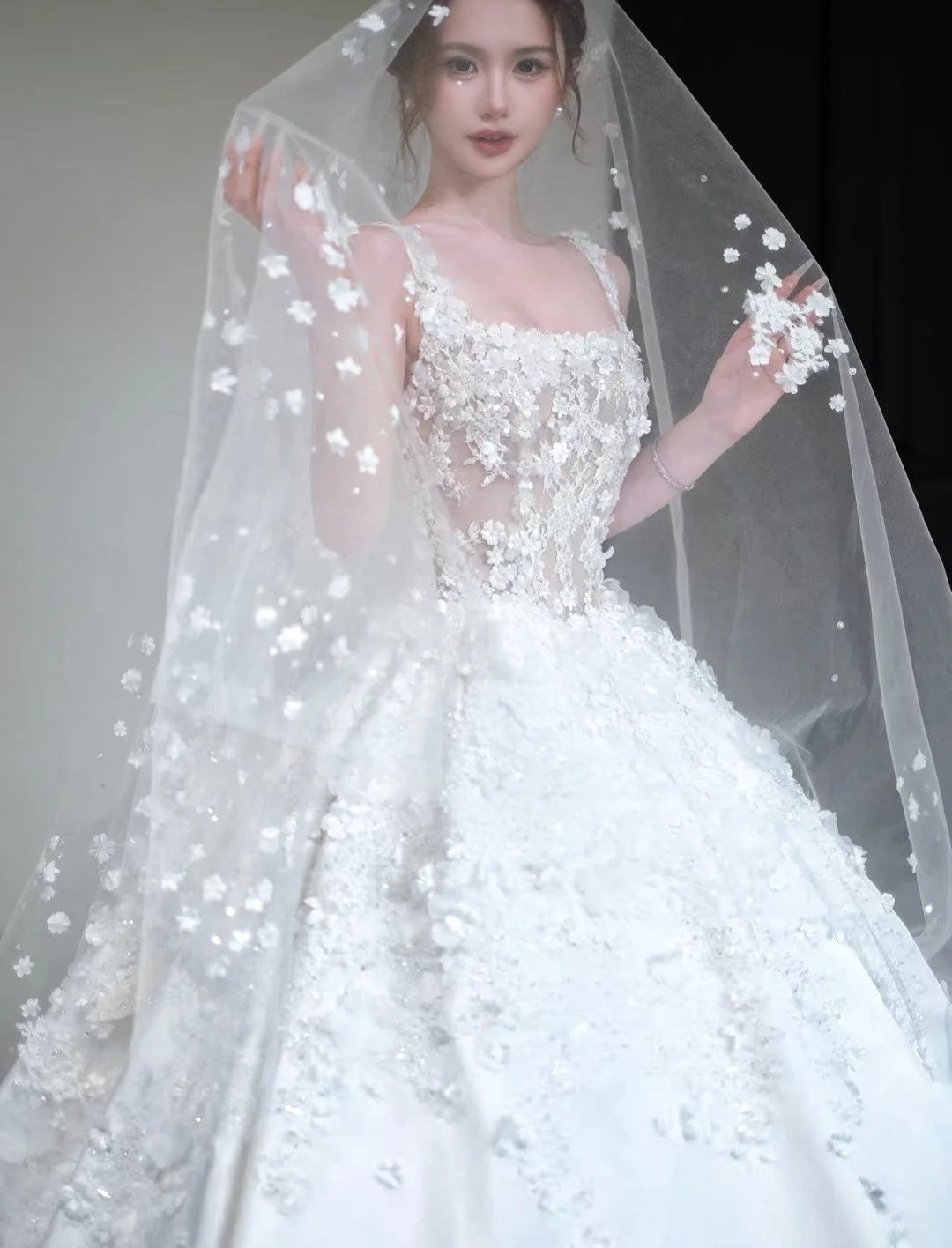 Timeless White Wedding Dress Satin Appliques A-Line Bridal Gown Sleeveless Bridal Dresss ED06935