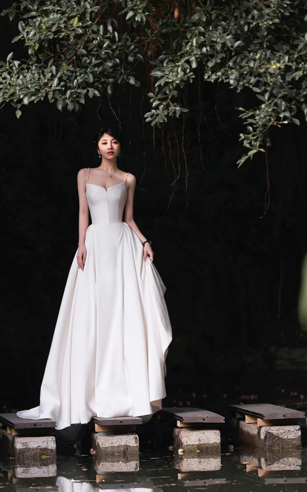 Timeless White Wedding Dress Satin Spaghetti Straps A-Line Bridal Gown Sleeveless Bridal Dresss ED06936