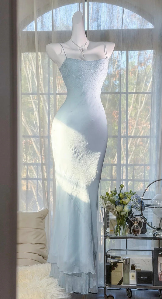 Elegantes hellblaues Chiffon-Abendkleid mit Spaghettiträgern und Perlenbesatz, Etuikleid, formelles Abendkleid ED07007