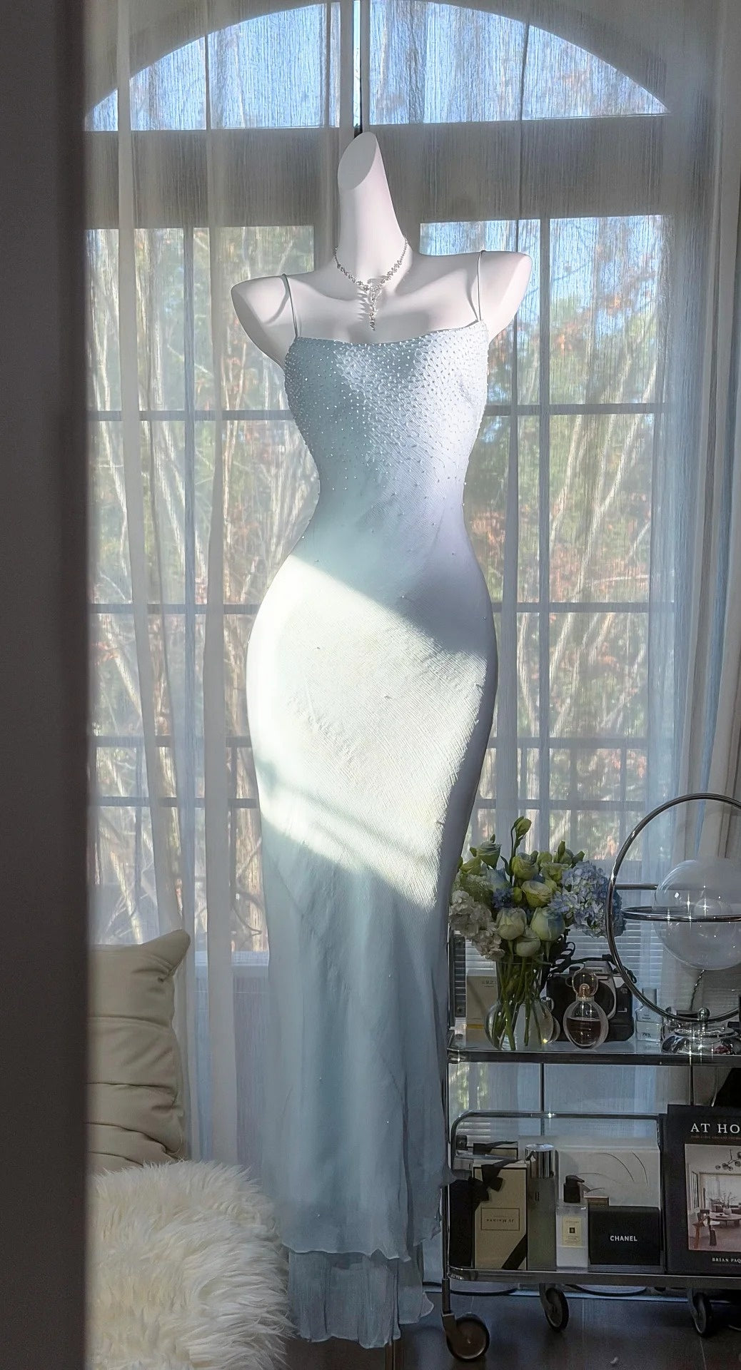 Robe de bal bleu pâle à fines bretelles, en mousseline de soie ornée de perles, coupe fourreau, référence ED07007