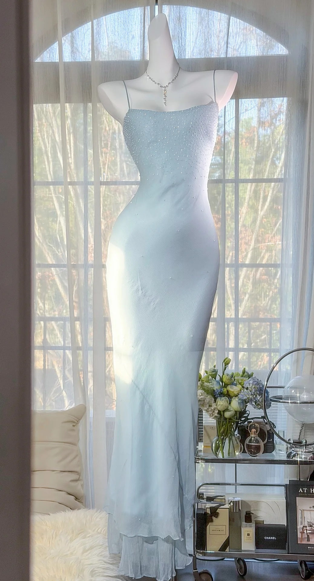 Robe de bal bleu pâle à fines bretelles, en mousseline de soie ornée de perles, coupe fourreau, référence ED07007