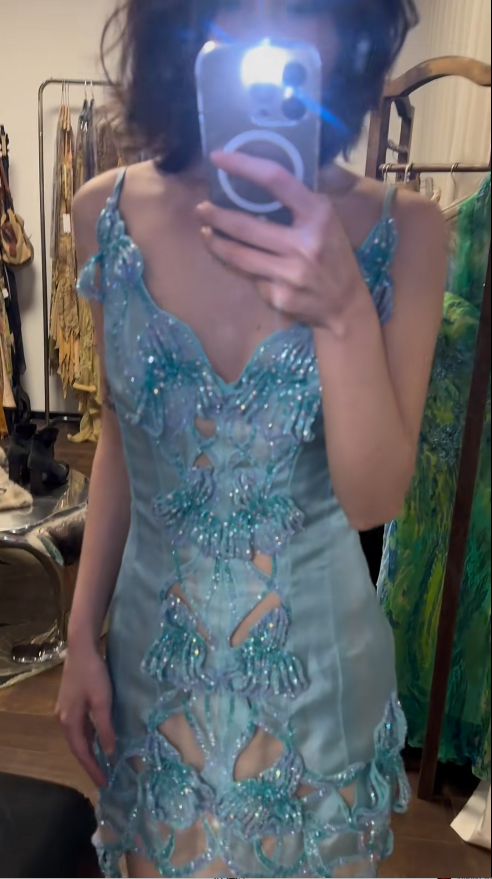 Elegantes blaues Tüll-Abendkleid mit Perlenbesatz, Etuikleid mit V-Ausschnitt, Geburtstagskleid ED07013