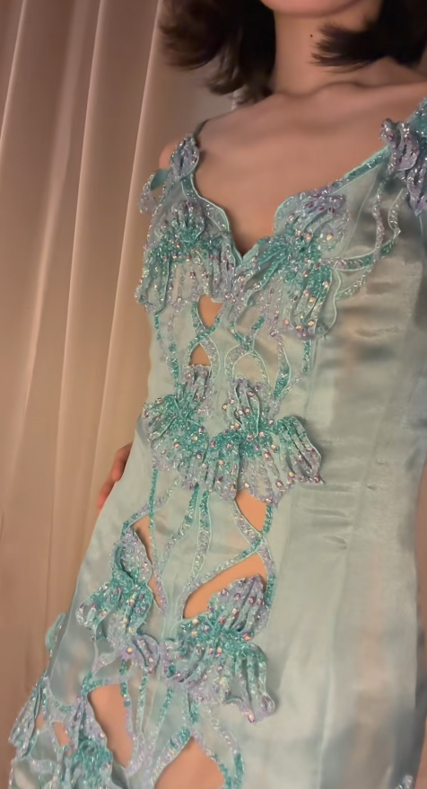 Elegantes blaues Tüll-Abendkleid mit Perlenbesatz, Etuikleid mit V-Ausschnitt, Geburtstagskleid ED07013