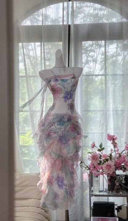 Robe de bal fleurie somptueuse en mousseline, fourreau, bretelles spaghetti, référence ED07057