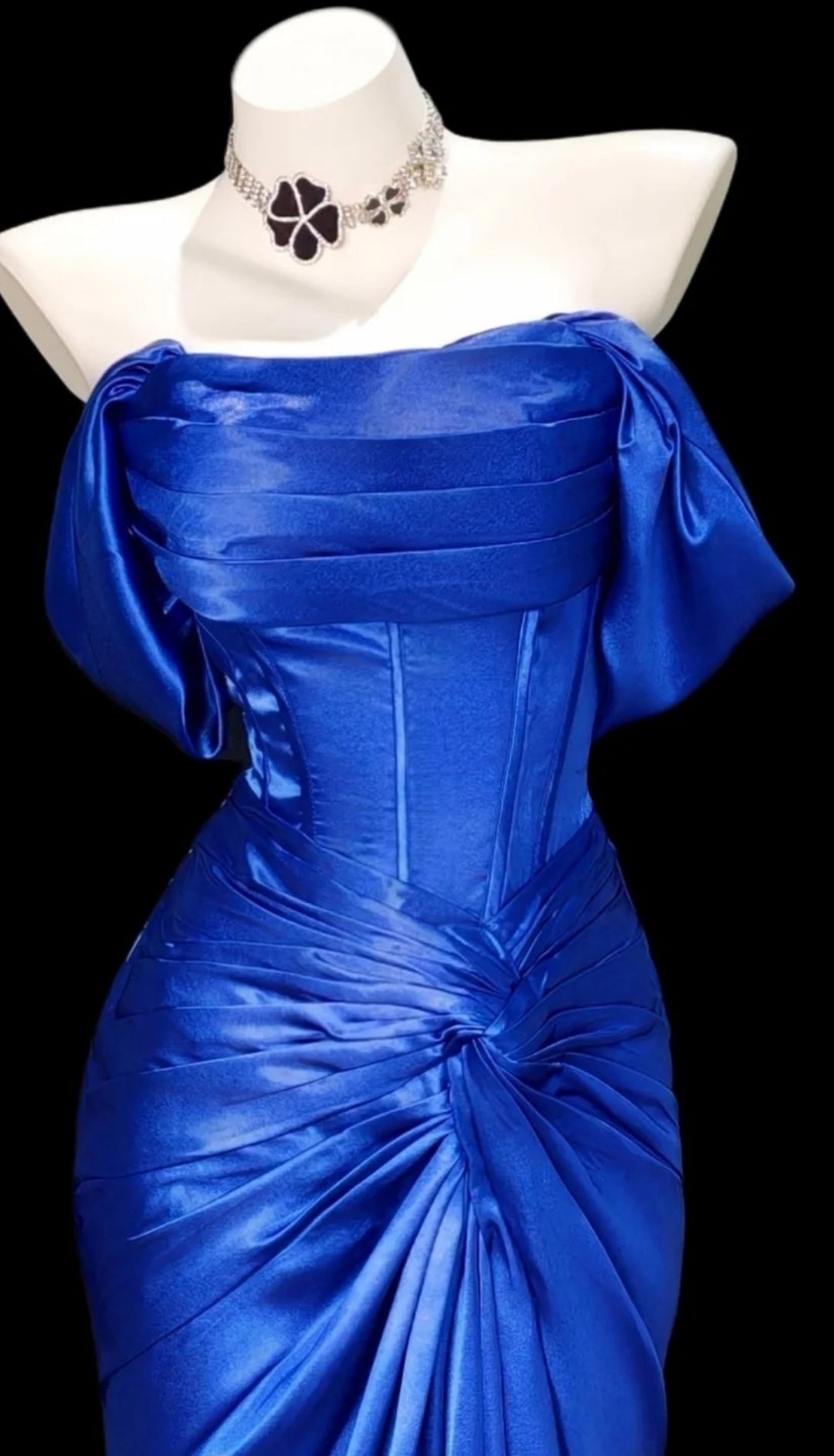 Robe de bal bleue chic en satin, robe d'anniversaire fourreau à épaules dénudées ED07093