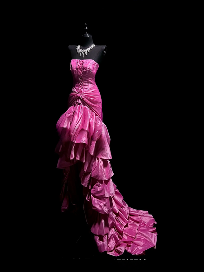 Elegantes rosafarbenes Ballkleid, gestuftes Satin-Geburtstagskleid, trägerloses Etuikleid, Abendkleid ED07120