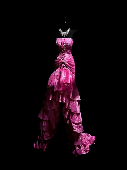 Elegantes rosafarbenes Ballkleid, gestuftes Satin-Geburtstagskleid, trägerloses Etuikleid, Abendkleid ED07120