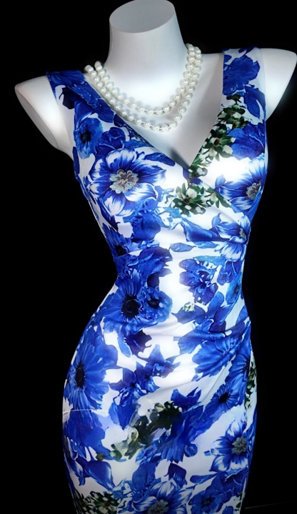 Magnifique robe de bal bleue à col en V, en satin fleuri, fourreau, sans manches, idéale pour un anniversaire ou une soirée (ED07134).