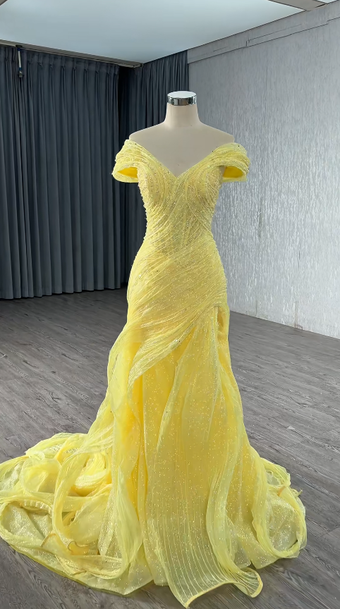 Chic Yellow Prom Dress Off-shoulder Sheath Tulle Evening Dress ED07155
