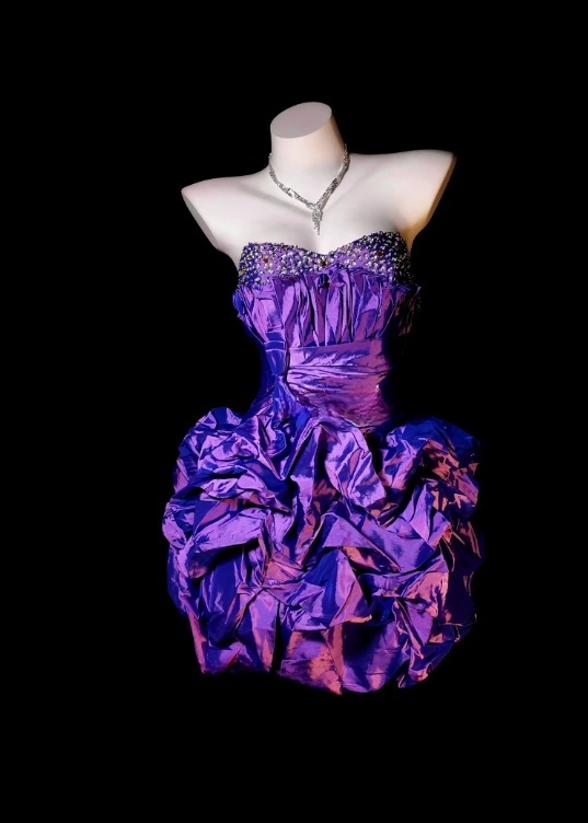 Robe de bal courte violette chic, sans bretelles, en satin, fourreau, sans manches, pour anniversaire ED07173