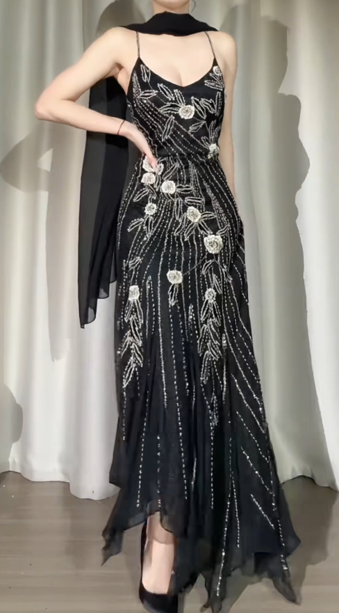 Elegantes langes schwarzes Ballkleid mit Spaghettiträgern, Chiffon, Perlenbesatz, Etuikleid, Geburtstagskleid ED07181