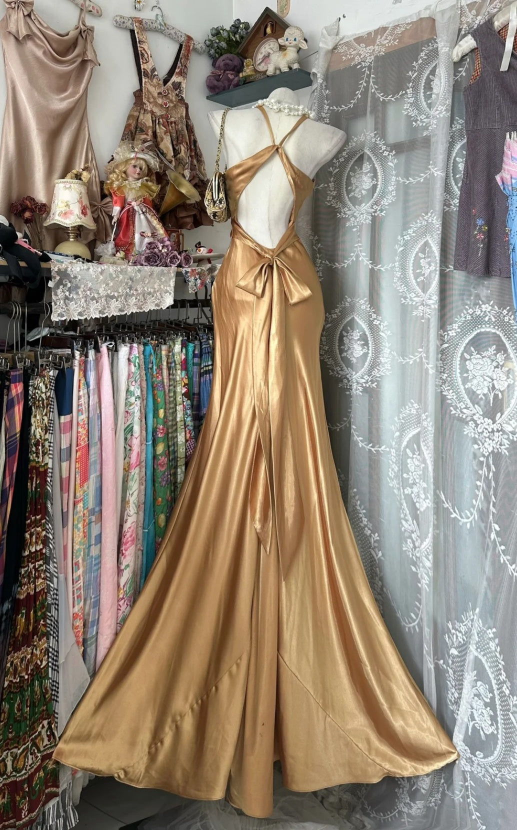 Elegant Gold Prom Dresses Satin Halter Long Evening Dress Sheath Backless Birthday Dress ED07195