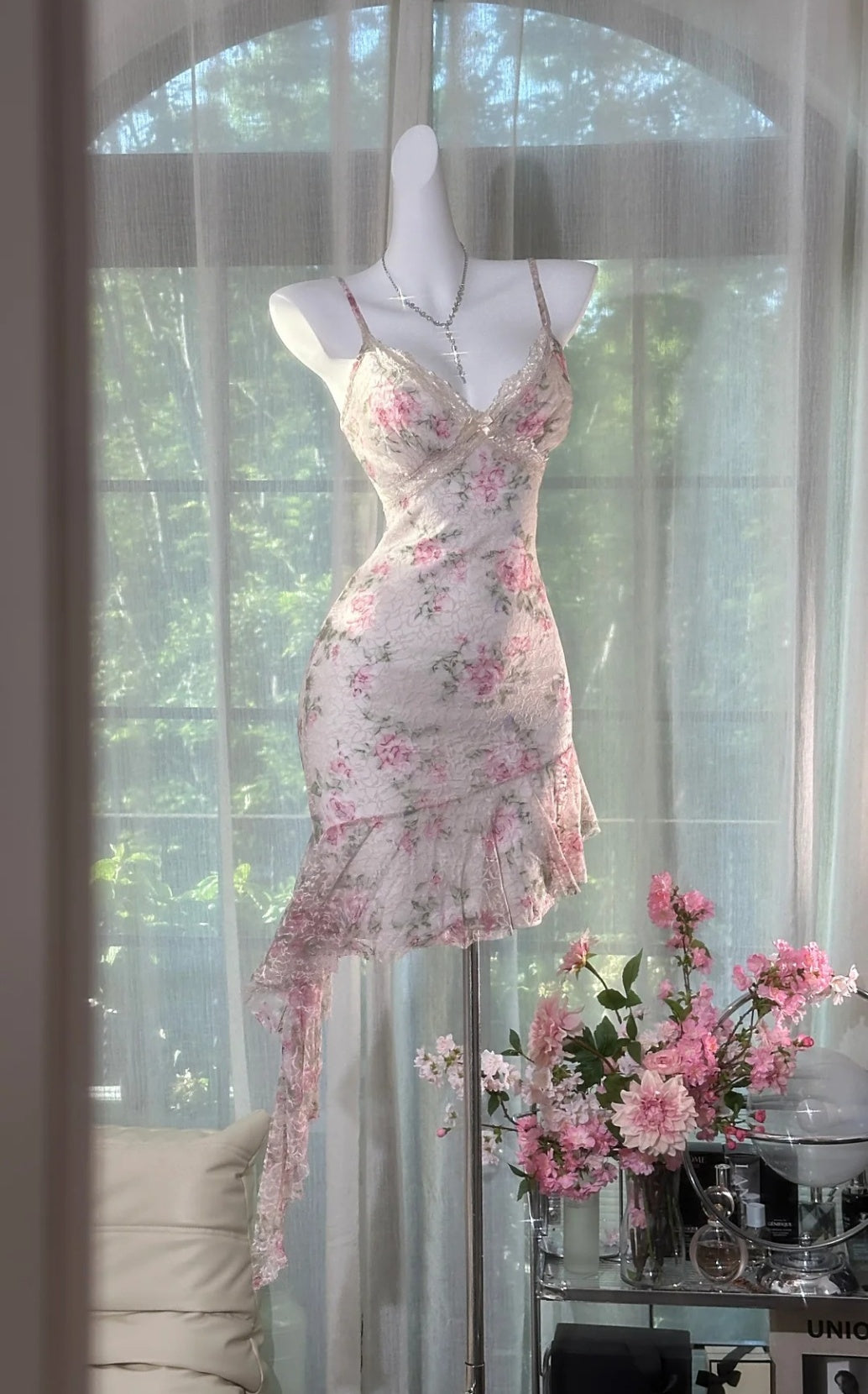 Robe de bal rose élégante, imprimée, en dentelle, à fines bretelles, courte, fourreau, idéale pour un anniversaire (ED07198)