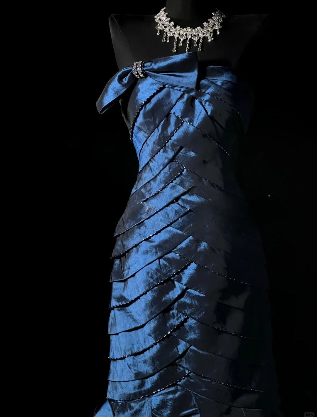 Robe de bal bleu marine chic, robe de soirée longue sans bretelles en satin, robe sirène d'anniversaire ED07199