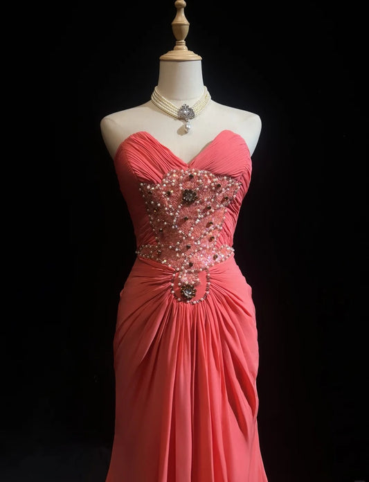 Elegantes langes Chiffon-Abendkleid in Wassermelonenfarbe mit Perlenbesatz und herzförmigem Ausschnitt, Etuikleid ED07249