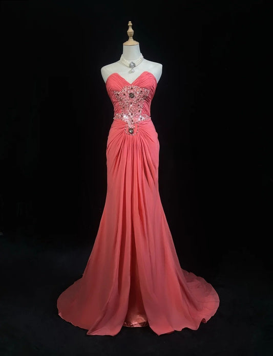 Elegantes langes Chiffon-Abendkleid in Wassermelonenfarbe mit Perlenbesatz und herzförmigem Ausschnitt, Etuikleid ED07249
