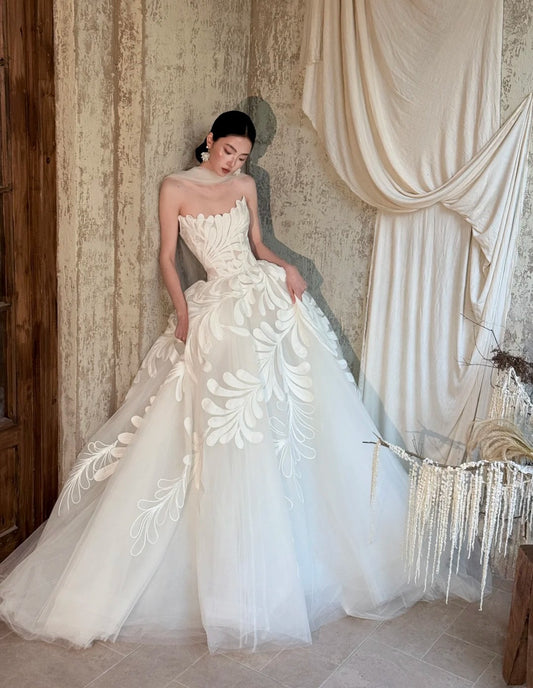 Modest Long White Wedding Dress Strapless A-Line Bridal Dress Tulle Embroidery Bridal Gowns ED07273