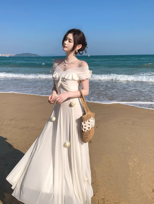 Niedliches langes weißes Chiffon-Abendkleid mit schulterfreiem A-Linien-Schnitt ED07288