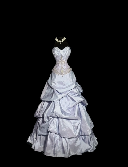 Niedliches langes, staublila Ballkleid aus Satin mit Perlenbesatz, A-Linien-Schnitt und Herzausschnitt, ärmelloses Geburtstagskleid ED07307