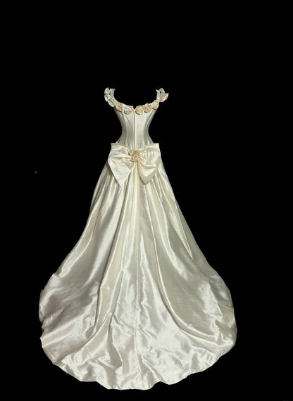 Robe de bal longue couleur champagne, coupe trapèze, col rond, satin, sans manches, idéale pour un anniversaire (ED07318)