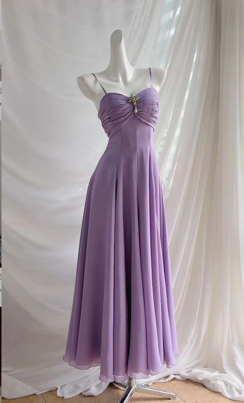 Robe de soirée élégante violette pour invitée de mariage, en mousseline à fines bretelles, coupe trapèze, référence ED07320