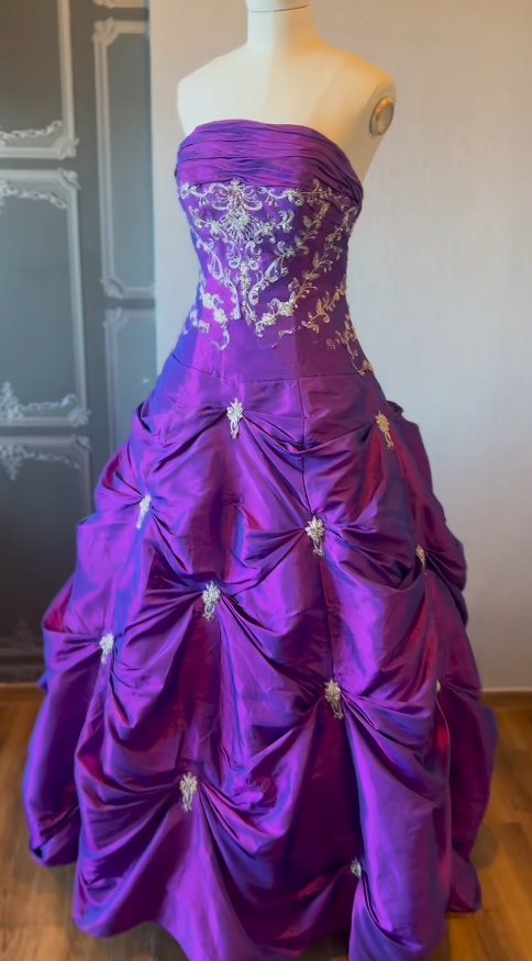 Vintage A-Linien-Abendkleid, trägerlos, langes Satinkleid in Lila, Ballkleid ED07361