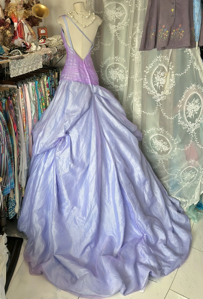 Elegantes lila Ballkleid aus Tüll und Satin, einseitig schulterfrei, A-Linie, langes Abendkleid ED07410