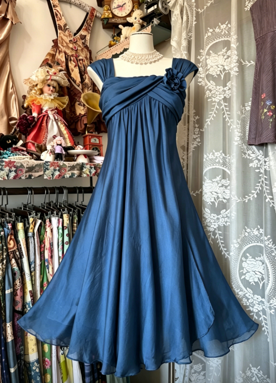 Robe de bal chic bleu marine Fourreau carré Robe de soirée sans manches en mousseline de soie courte ED07425