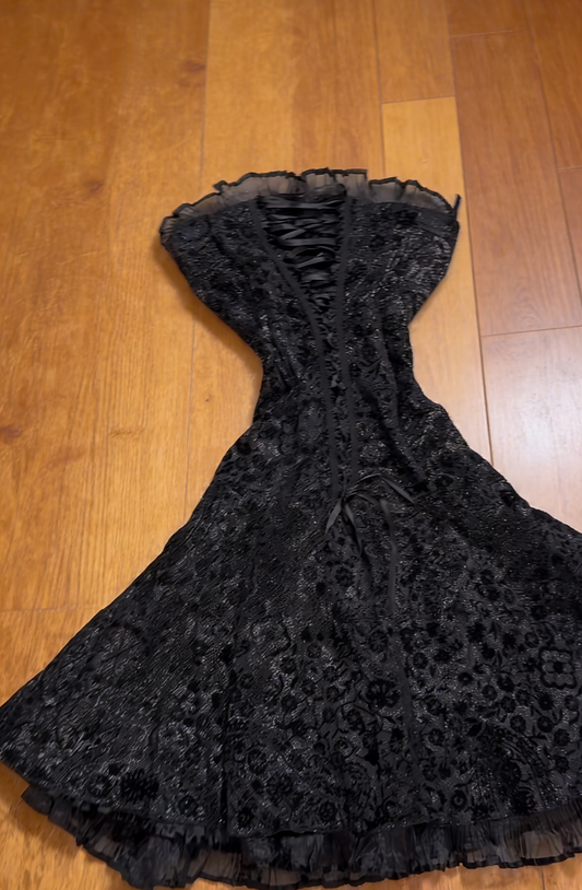 Modisches schwarzes Geburtstagskleid, trägerlos, A-Linie, Ballkleid, Spitze, Applikation, kurzes Partykleid ED07427