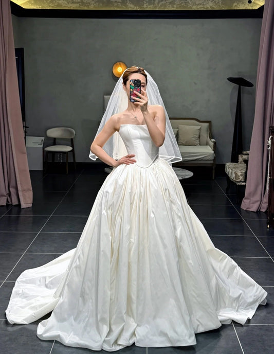 Simple A-Linr Satin Strapless Bridal Dress White Wedding Dress Sleeveless Bridal Gown ED07463