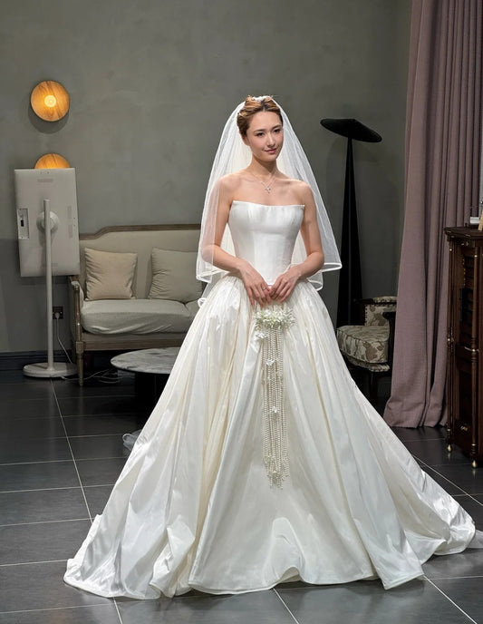 Simple A-Linr Satin Strapless Bridal Dress White Wedding Dress Sleeveless Bridal Gown ED07463