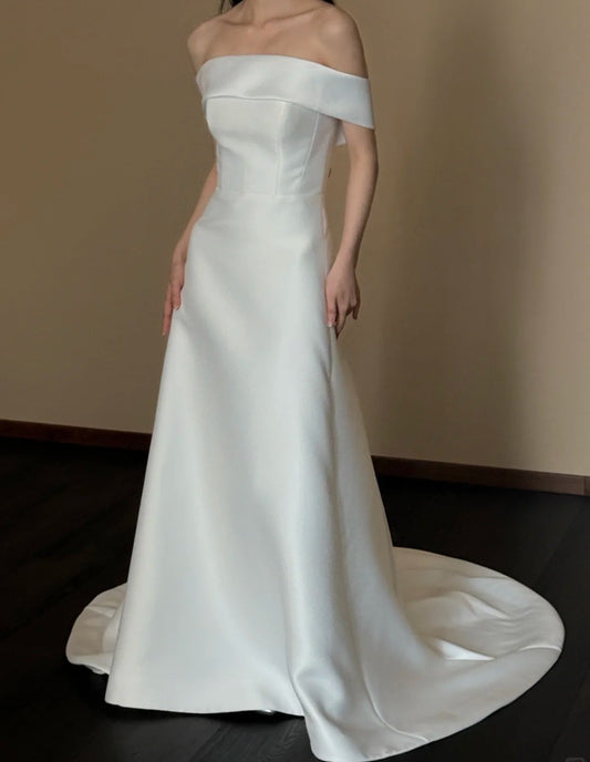 Simple Sheath Satin Off-shoulder Bridal Dress White Wedding Dress Sleeveless Bridal Gown ED07464